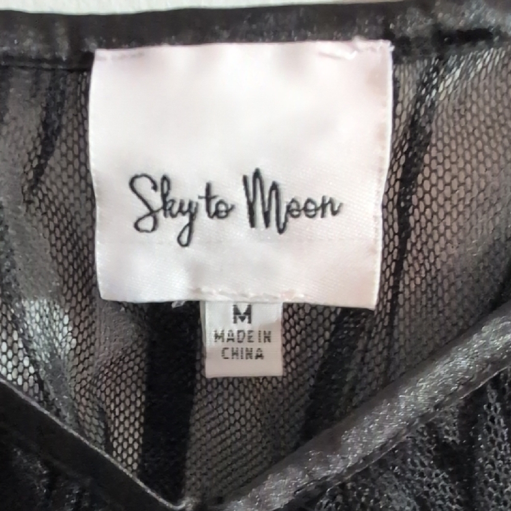Stylish Black Mesh Camisole Top - Picture 2 of 4